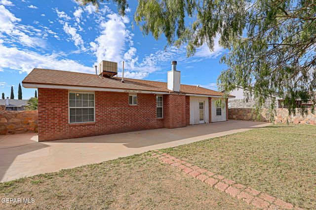 156 Lago Grande Dr Drive, Horizon City, TX 79928