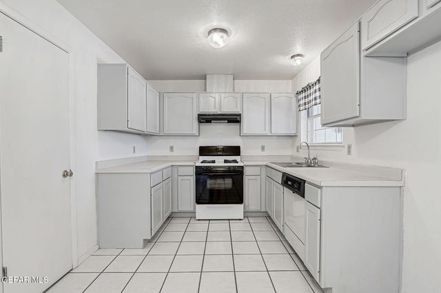 156 Lago Grande Dr Drive, Horizon City, TX 79928