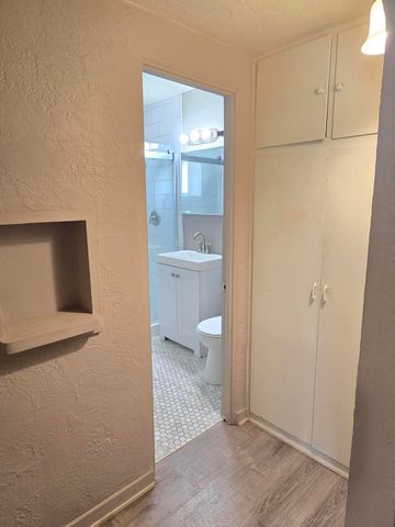 421 57th Street SW, Albuquerque, NM 87121