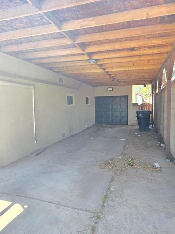 421 57th Street SW, Albuquerque, NM 87121