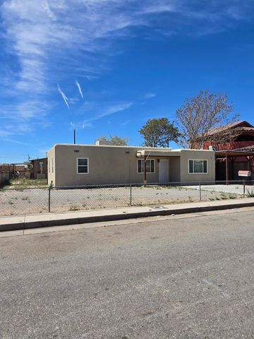 421 57th Street SW, Albuquerque, NM 87121