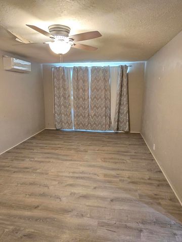 421 57th Street SW, Albuquerque, NM 87121