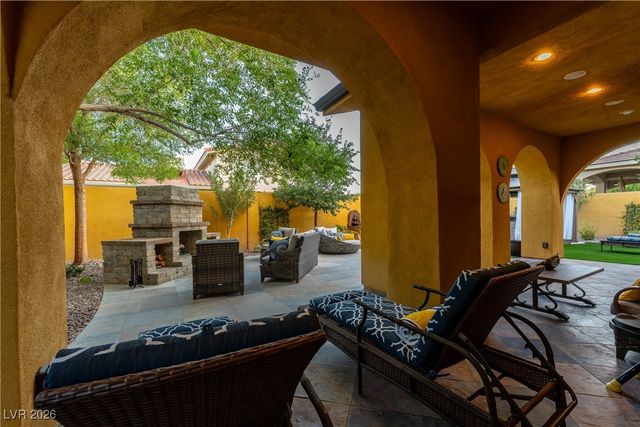 8223 Windrush Avenue, Las Vegas, NV 89117