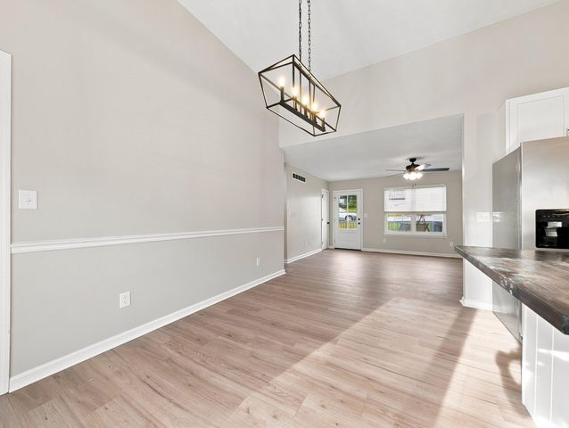 516 Collins, Frankfort, KY 40601