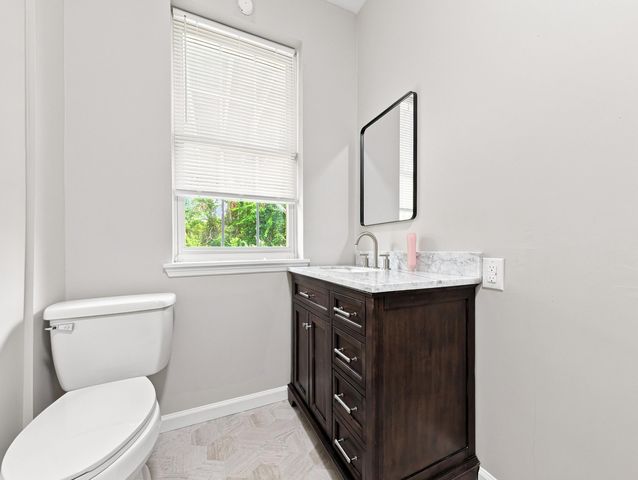 516 Collins, Frankfort, KY 40601