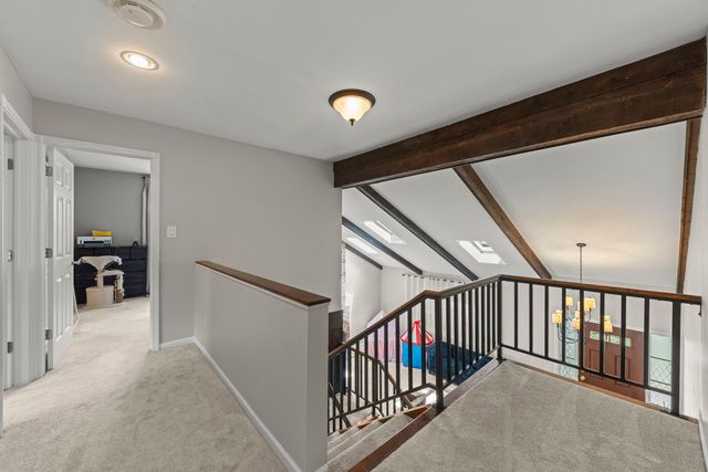 1042 N Thackeray Drive, Palatine, IL 60067