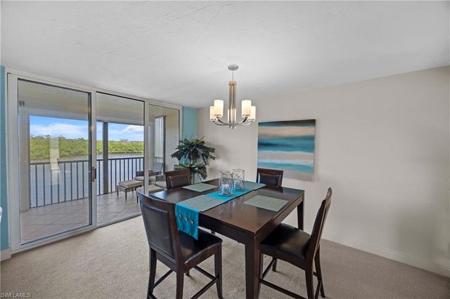 15 Bluebill AVE 103s, Naples, FL 34108