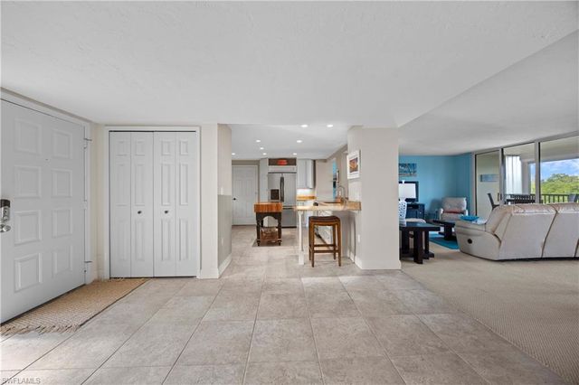 15 Bluebill AVE 103s, Naples, FL 34108