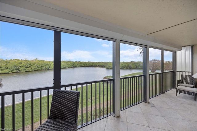 15 Bluebill AVE 103s, Naples, FL 34108