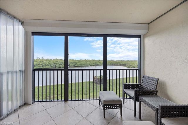 15 Bluebill AVE 103s, Naples, FL 34108