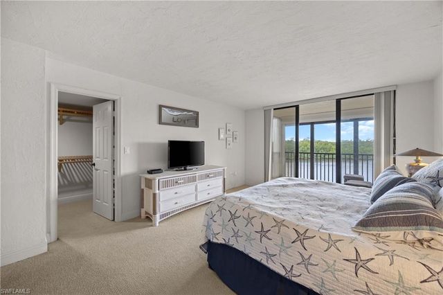 15 Bluebill AVE 103s, Naples, FL 34108