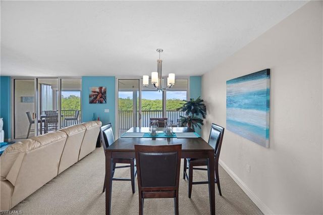 15 Bluebill AVE 103s, Naples, FL 34108