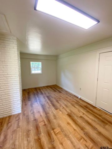 209 La Jodepa Street, Grand Saline, TX 75140