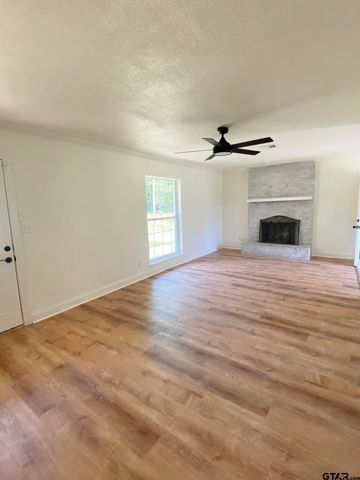 209 La Jodepa Street, Grand Saline, TX 75140