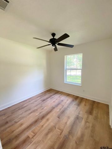 209 La Jodepa Street, Grand Saline, TX 75140
