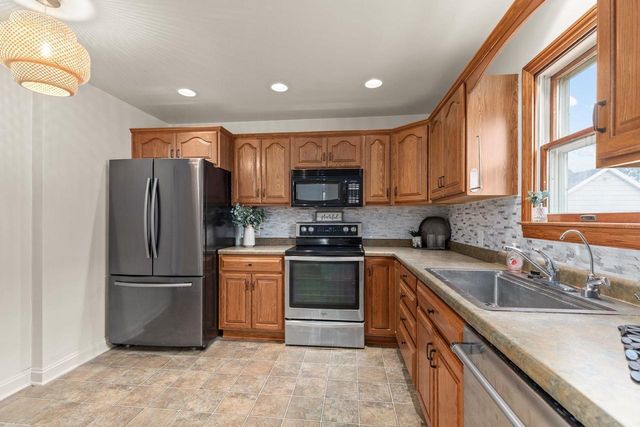 354 OAK STREET, Menasha, WI 54952