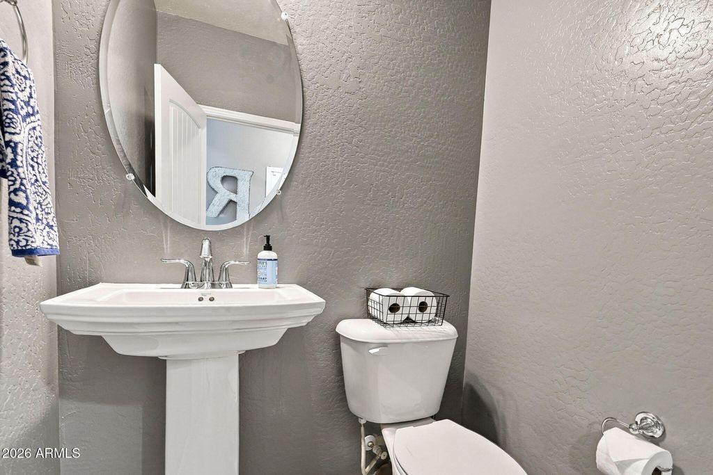 18434 W IDA Lane, Surprise, AZ 85387 — photo 5