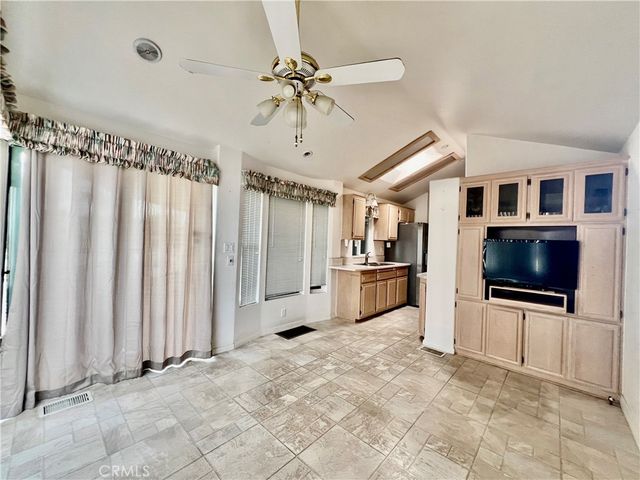 1295 S Cawston 429, Hemet, CA 92545