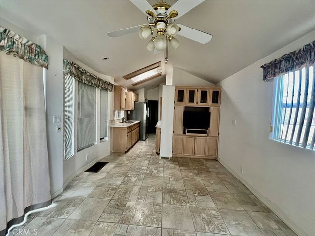 1295 S Cawston 429, Hemet, CA 92545