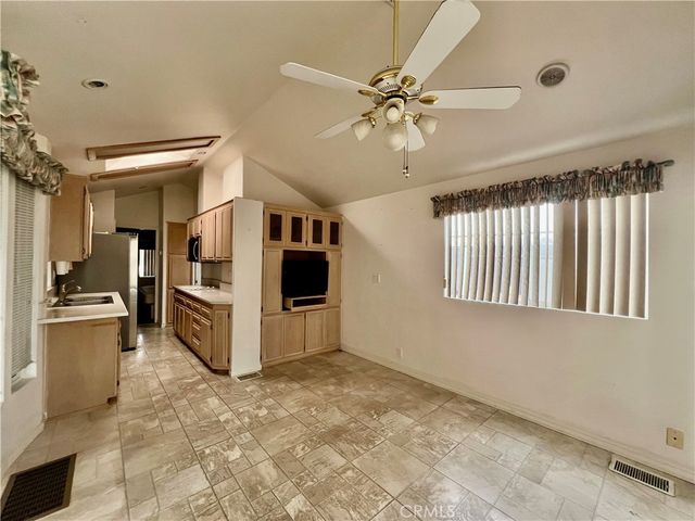 1295 S Cawston 429, Hemet, CA 92545