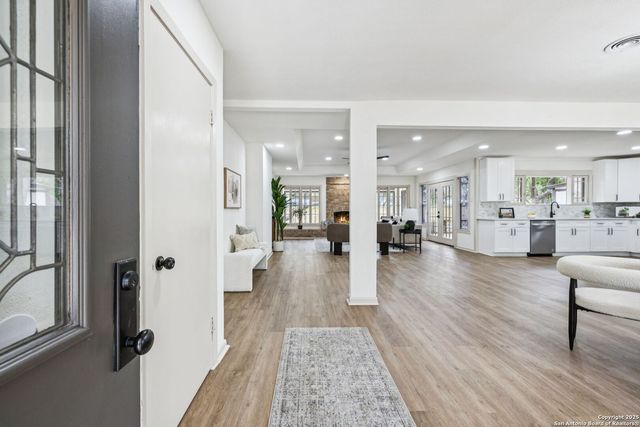 320 El Portal, San Antonio, TX 78232