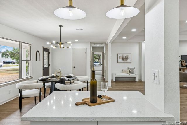 320 El Portal, San Antonio, TX 78232