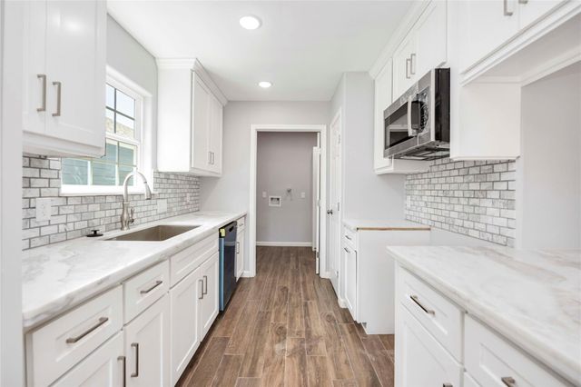 3201 Nebraska Street, Baytown, TX 77520