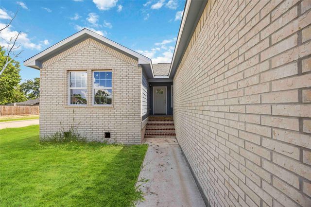 3201 Nebraska Street, Baytown, TX 77520