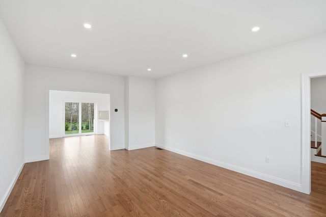 12 Valley Run Dr, Attleboro, MA 02703