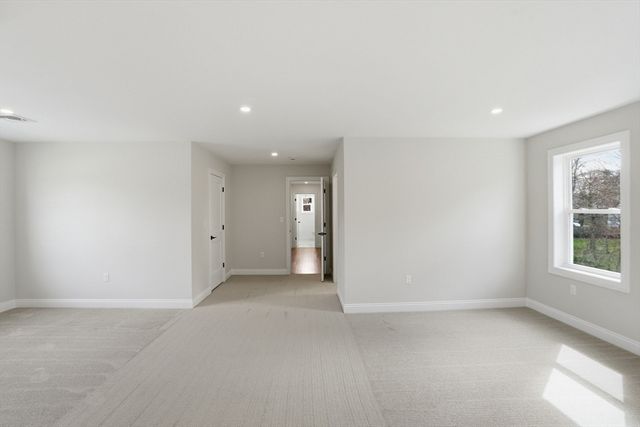 12 Valley Run Dr, Attleboro, MA 02703