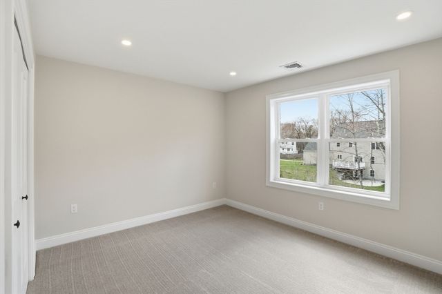 12 Valley Run Dr, Attleboro, MA 02703