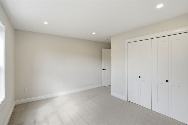 12 Valley Run Dr, Attleboro, MA 02703