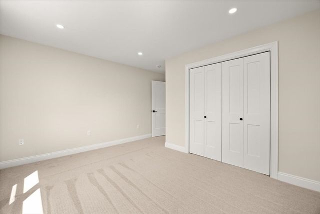 12 Valley Run Dr, Attleboro, MA 02703