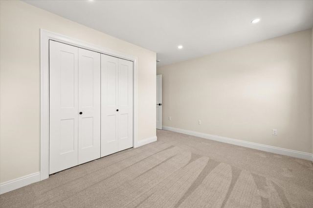 12 Valley Run Dr, Attleboro, MA 02703