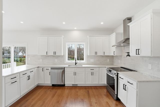 12 Valley Run Dr, Attleboro, MA 02703