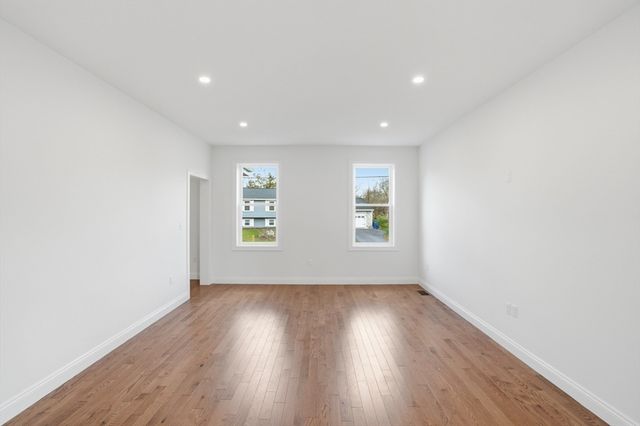 12 Valley Run Dr, Attleboro, MA 02703