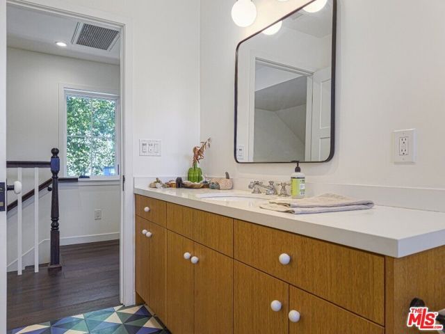 1616 Cerro Gordo Street, Los Angeles, CA 90026