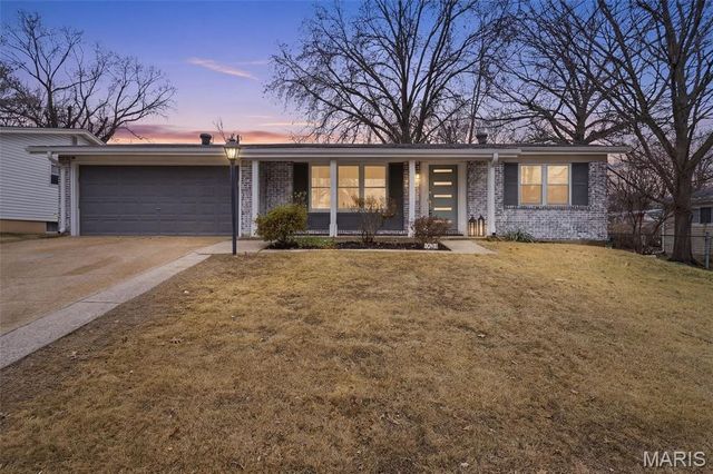 265 Waterford Drive, Florissant, MO 63033