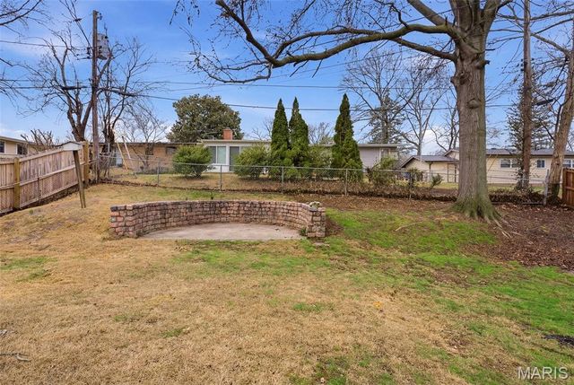 265 Waterford Drive, Florissant, MO 63033