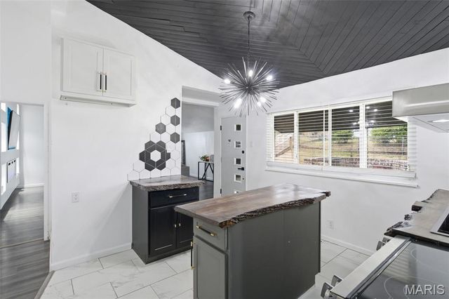 265 Waterford Drive, Florissant, MO 63033