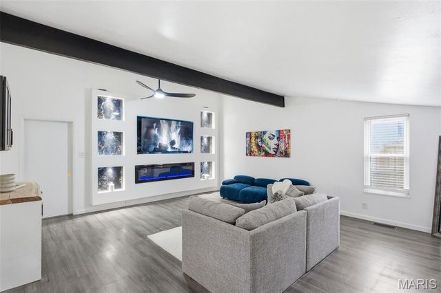 265 Waterford Drive, Florissant, MO 63033