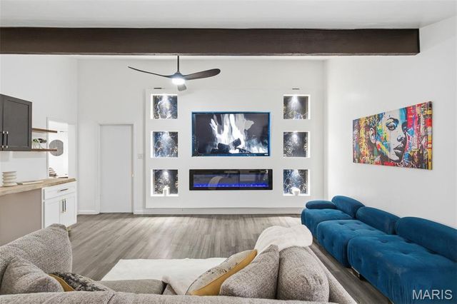 265 Waterford Drive, Florissant, MO 63033