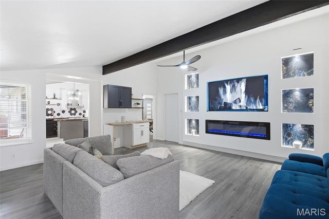 265 Waterford Drive, Florissant, MO 63033