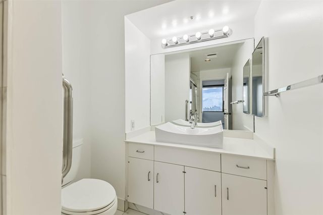 14 Greenway Plaza 15N, Houston, TX 77046