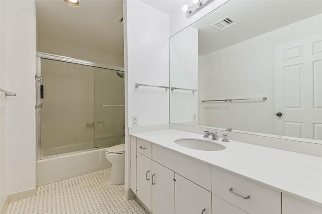 14 Greenway Plaza 15N, Houston, TX 77046