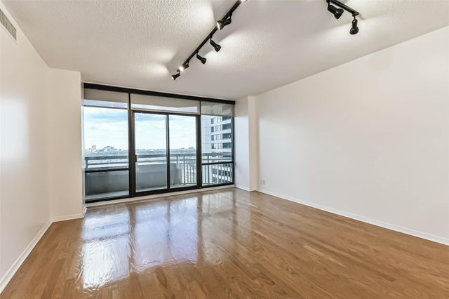 14 Greenway Plaza 15N, Houston, TX 77046