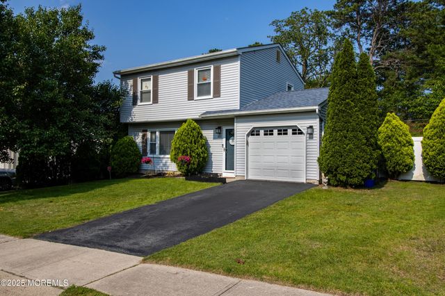 815 Constitution Drive, Brick, NJ 08724