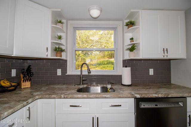 815 Constitution Drive, Brick, NJ 08724