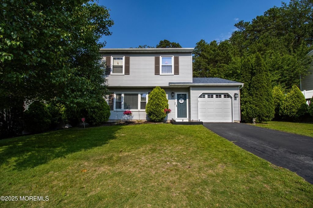 815 Constitution Drive, Brick, NJ 08724