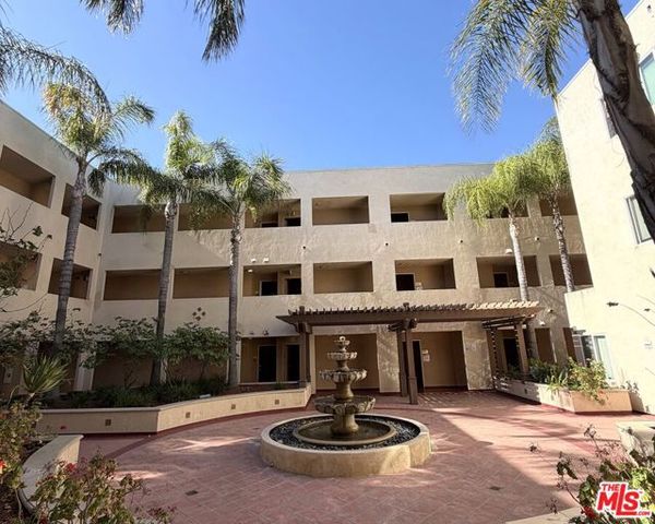 13941 Sherman Way 201, Van Nuys (los Angeles), CA 91405